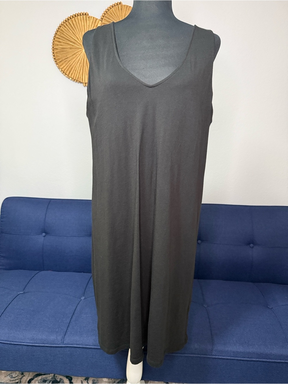 Skin Organic Women’s Black V‑Neck Sleeveless Minimalist Dress size 4